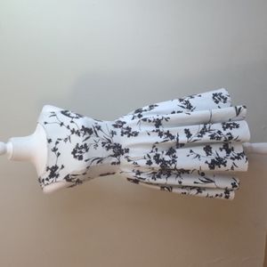 Feldie black and white sleeveless dress. Size S